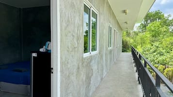 Basic Studio, Garden View | Terrace/patio