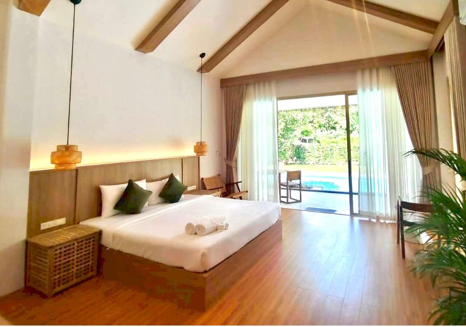 Deluxe-Zimmer, 1 Schlafzimmer, Poolblick, Erdgeschoss