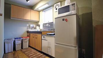 Fridge, microwave, cookware/dishes/utensils
