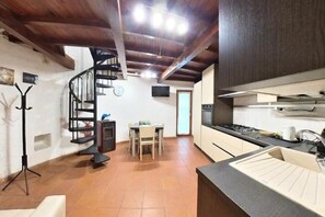 Kühlschrank, Ofen, Herdplatte, Geschirrspüler