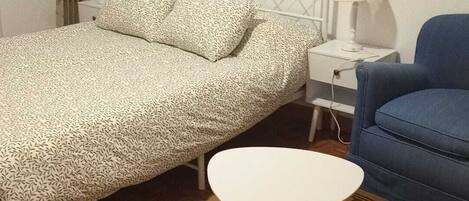 3 chambres, fer et planche à repasser, Wi-Fi, draps fournis