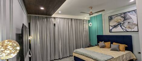 3 slaapkamers, een strijkplank/strijkijzer, wifi, beddengoed