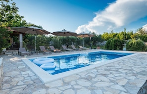 Utomhuspool