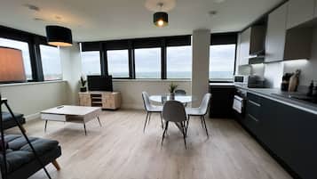 Deluxe Apartment, Private Bathroom, Valley View (Two Bedroom) | Lounge