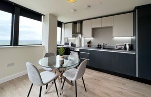 Appartement Deluxe, salle de bain privée, vue sur la vallée (Two Bedroom) | Restauration