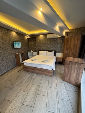 Classic Room, City View | Desk, laptop workspace, free WiFi - GRAND LOFT OTEL (Bursa)