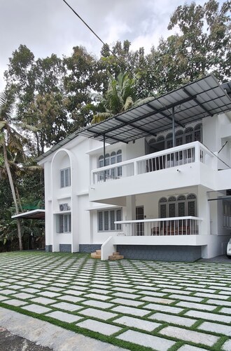 Genesis Spaces 12 guests, 6 bedrooms, 4 AC+ 2 non AC bedrooms