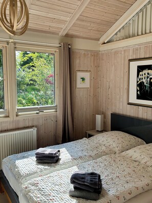 2 chambres, fer et planche à repasser, lit parapluie, Wi-Fi gratuit