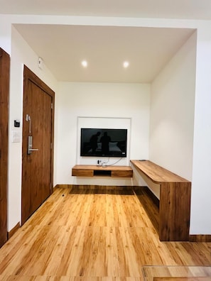 1 bedroom, desk, laptop workspace, blackout drapes