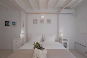 6 bedrooms, iron/ironing board, WiFi, bed sheets