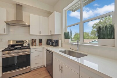 Modern 3-Level 3BR/3BA Gem in West Sac