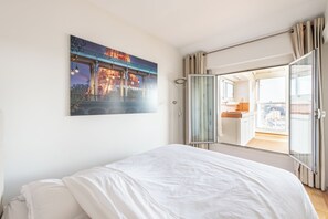 2 chambres, fer et planche à repasser, Wi-Fi, draps fournis