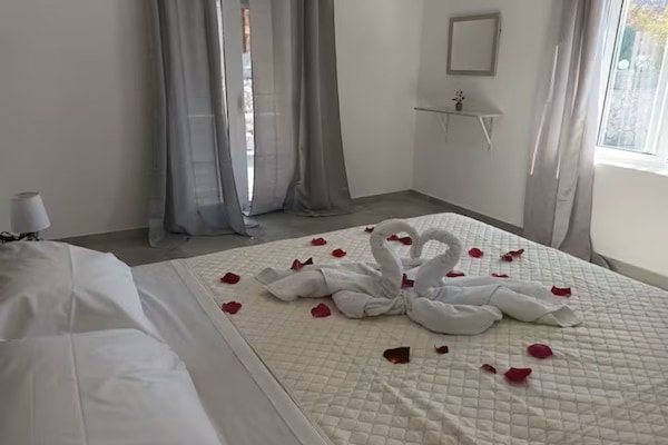 House | 1 bedroom, soundproofing