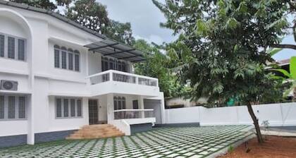 Genesis Spaces Upper AC 4 Guests