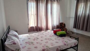 3 Schlafzimmer, Bügeleisen/Bügelbrett, WLAN, Bettwäsche