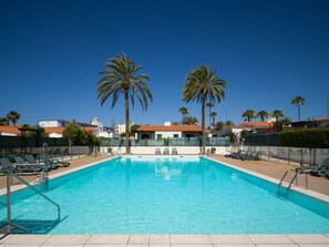 Indoor pool, outdoor pool - Charming Bungalow With Pool in Maspalomas (San Bartolomé de Tirajana)