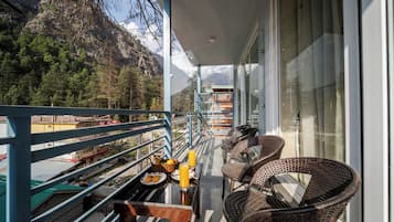 Superior Room, Balcony, Mountain View | Balcony