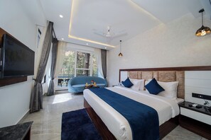 Superior Room, Balcony, Mountain View | Minibar, individually furnished, free WiFi, bed sheets - Abhilashi Inn Kasol (Kasol)