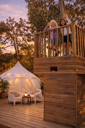 Terrace/patio - Family glamping within walking distance to three beaches (Colares)