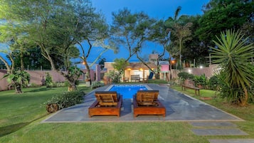 Elite Chalet | Property grounds
