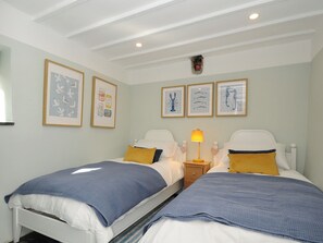 2 bedrooms, individually decorated, individually furnished, free WiFi - Rose Cottage (Callington)