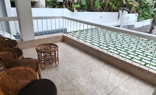 Genesis Spaces Upper 8 guests