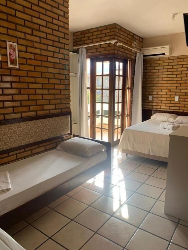 Wi-Fi gratuit, draps fournis