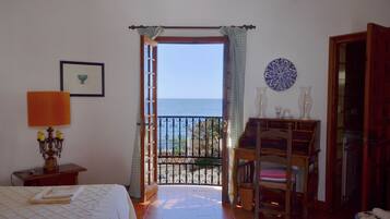 4 slaapkamers, een strijkplank/strijkijzer, wifi, beddengoed