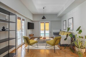 Deluxe Apartment, Balcony | Iron/ironing board, free WiFi