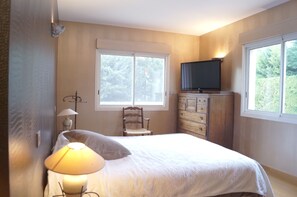 6 Schlafzimmer, Schreibtisch, Bügeleisen/Bügelbrett, kostenloses WLAN