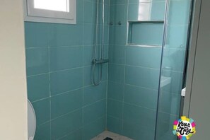 淋浴設備、提供毛巾、番梘、廁紙
