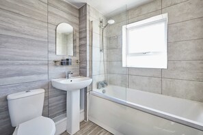 Hus | 3 sovrum och skrivbord