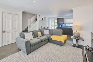 House | 2 bilik tidur