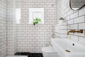 Bathroom - Central Georgian Townhouse With Free Parking (Bath)