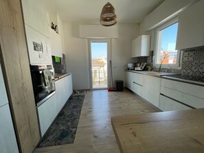 Fridge, microwave, oven, stovetop