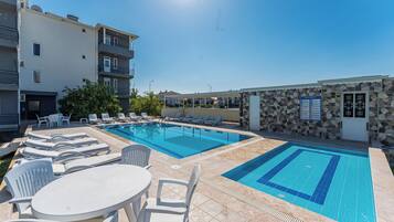 Seasonal outdoor pool