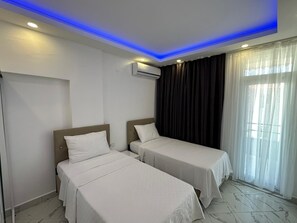Classic-Apartment, Balkon, Gartenblick | 2 Schlafzimmer, hochwertige Bettwaren, Verdunkelungsvorhänge