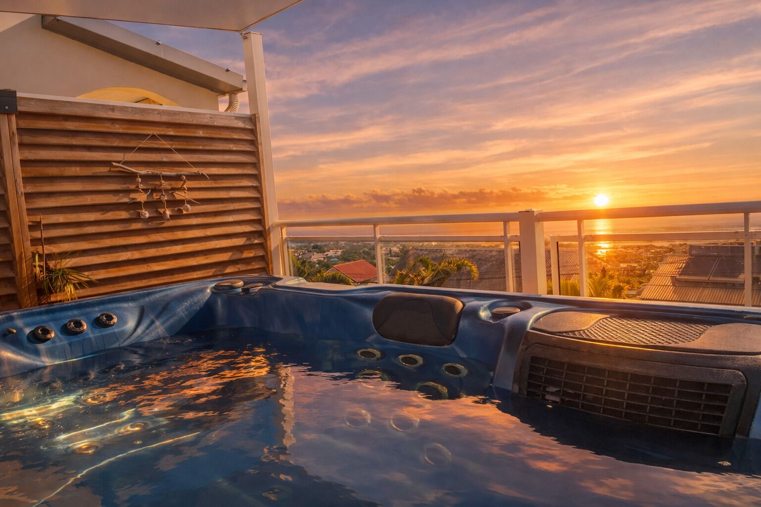 Tina de hidromasaje al aire libre