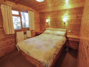 2 makuuhuonetta, yksilöllisesti sisustettu, yksilöllisesti kalustettu