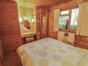 2 bedrooms, individually decorated, individually furnished - Pheasant (Alford)