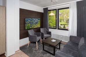 Deluxe tweepersoonskamer, privébadkamer, uitzicht op bergen | Kamervoorziening