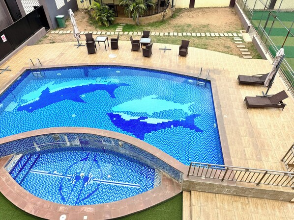 Kolam renang terbuka