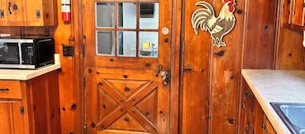 Charming 2-bedroom house near Millboro / Clifton Forge VA with WiFi