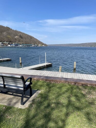 Charming 1-bedroom cottage in welcoming Cranberry Lake/Finger Lakes region