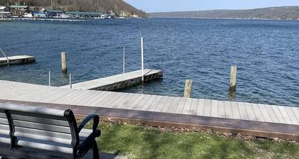 Charming 1-bedroom cottage in welcoming Cranberry Lake/Finger Lakes region