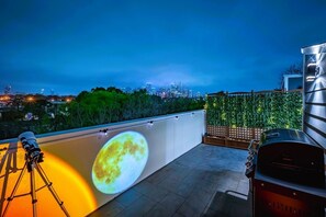 Property grounds - Modern "NASA" Home - Billiard, Ping pong, Rooftop (Houston)