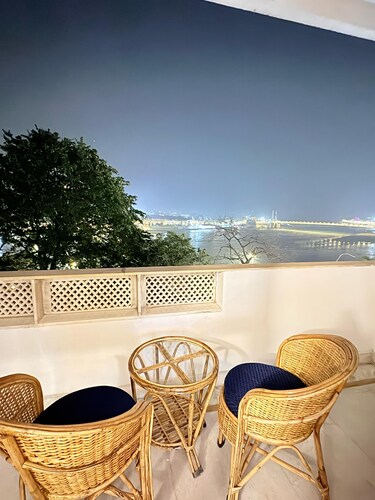 Luxury 2 Bedroom's Apartment