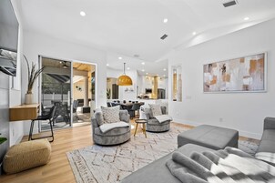 5 habitaciones y acceso a internet 
