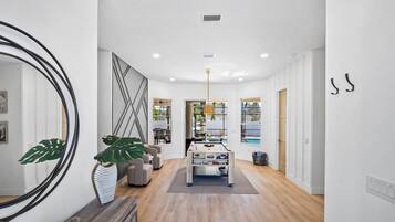 House | 5 bedrooms, Internet