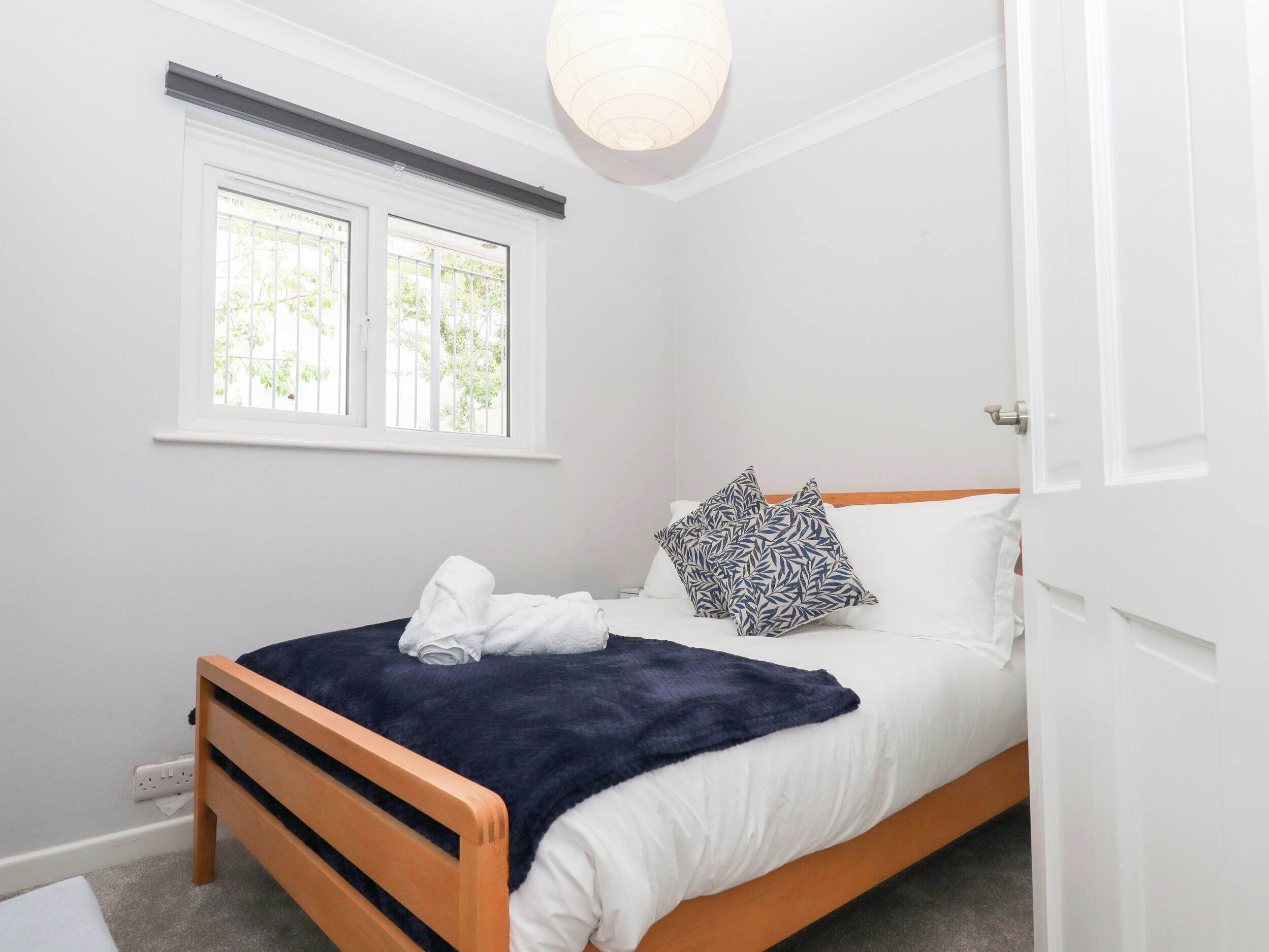 4 quartos, individualmente decorados, individualmente mobiliados